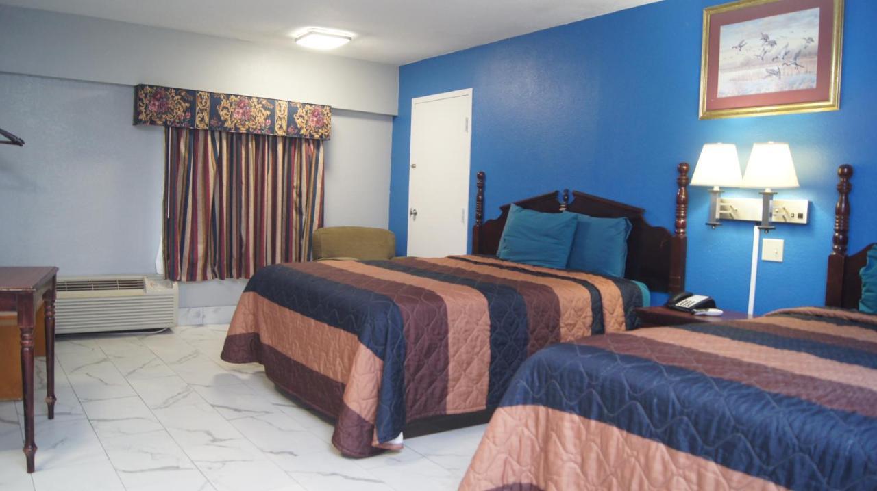 ماكاليستر Holiday Lodge & Suites المظهر الخارجي الصورة