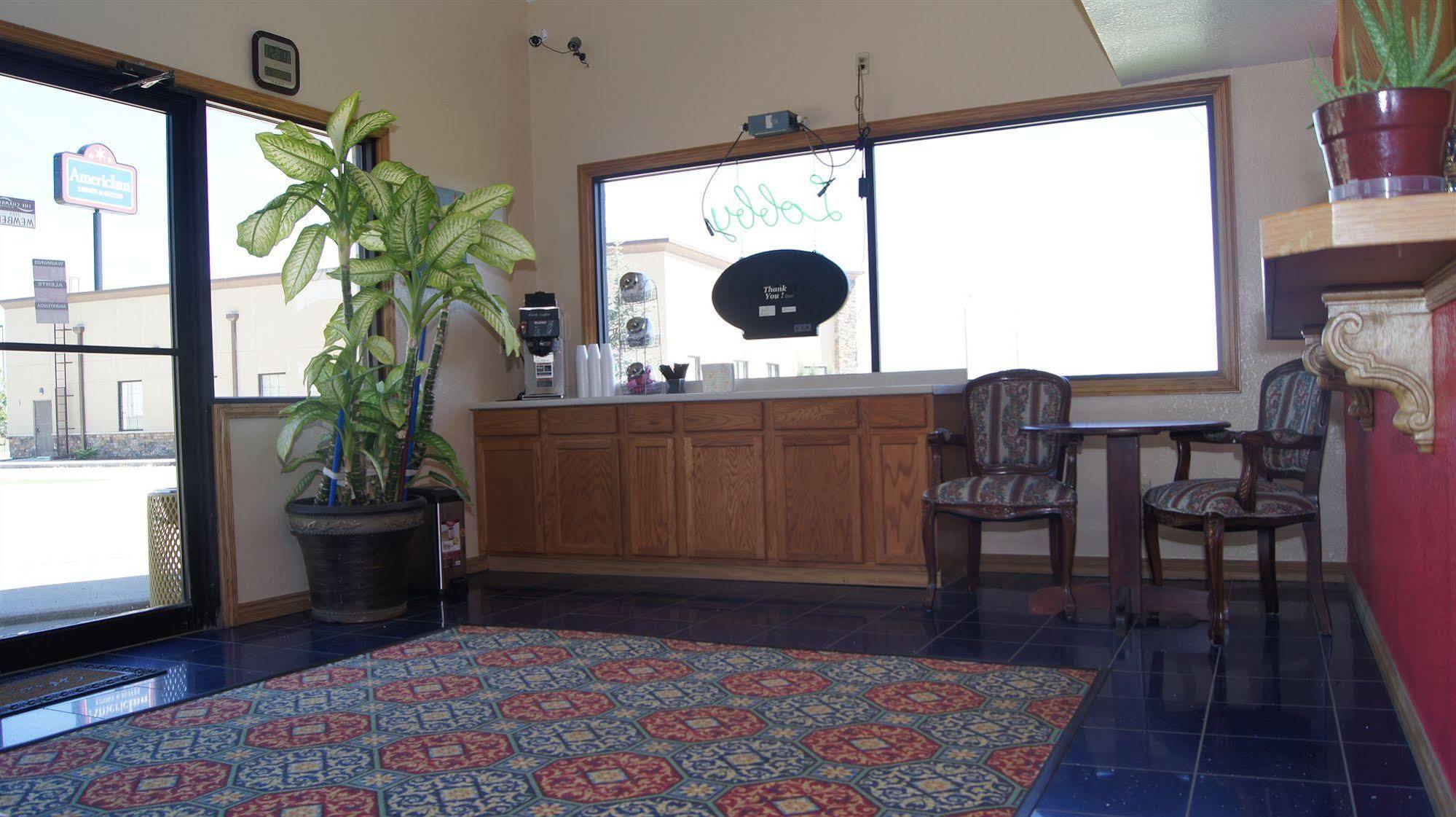 ماكاليستر Holiday Lodge & Suites المظهر الخارجي الصورة