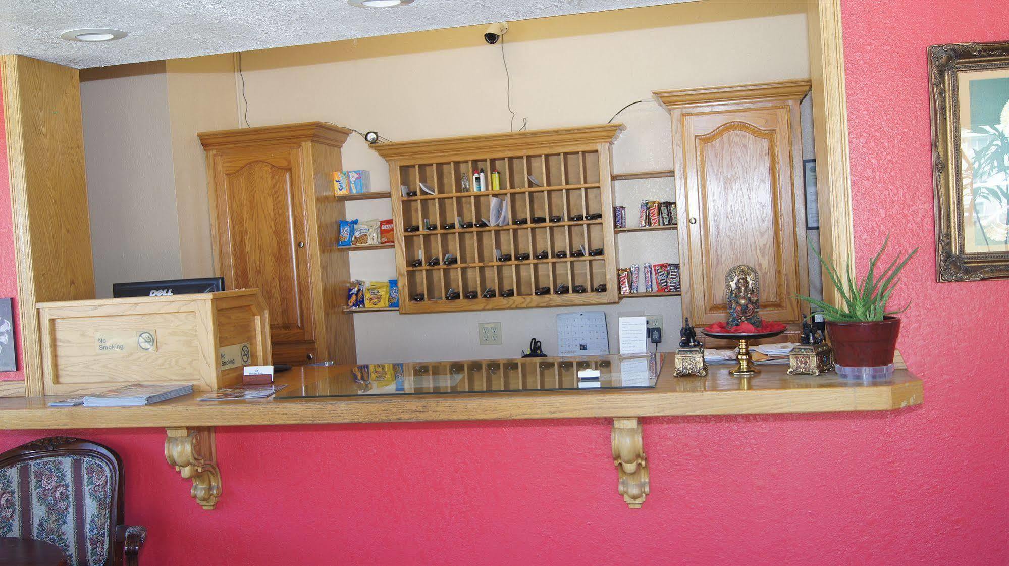ماكاليستر Holiday Lodge & Suites المظهر الخارجي الصورة